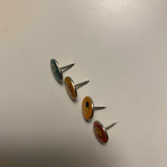 *30* hello kitty vintage push pins - Picture 2 of 2